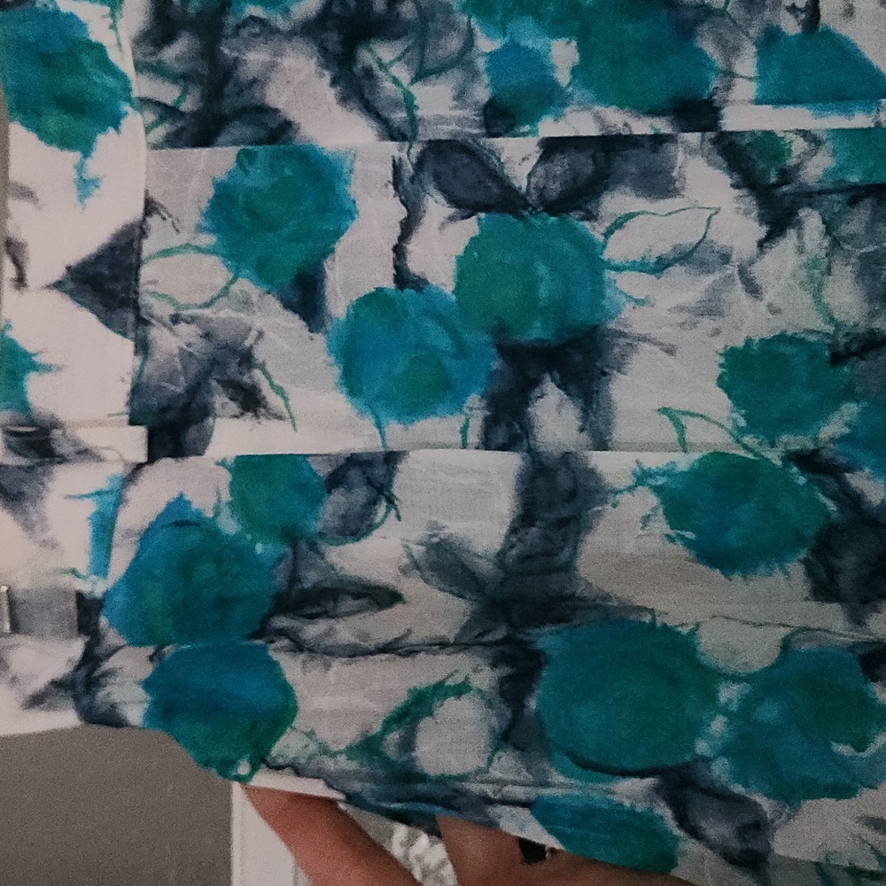 Flowy Turquoise Blue and White Flowy Cropped Pants - Picture 10 of 10